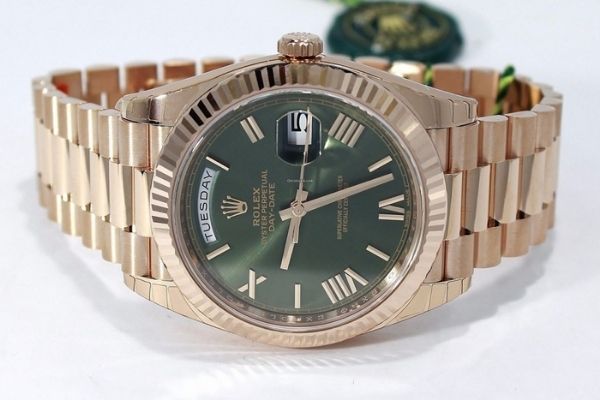 Đồng hồ cổ điển Automatic Oyster Perpetual Day Date: