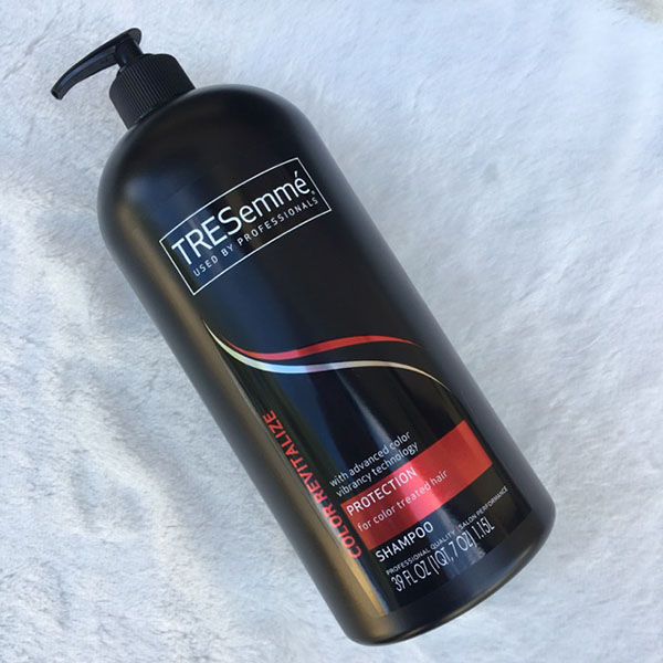 TRESemme Color Revitalize Shampoo (1.15L)