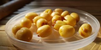 Cách Làm Hạt Sen Sấy Khô Giòn Thơm Ngon Đơn Giản Tại Nhà Cách làm hạt sen sấy khô giòn thơm ngon đơn giản tại nhà
