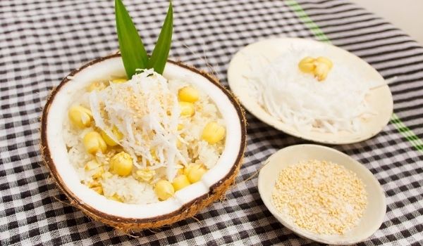 Cách làm món xôi hạt sen cùng nước cốt dừa
