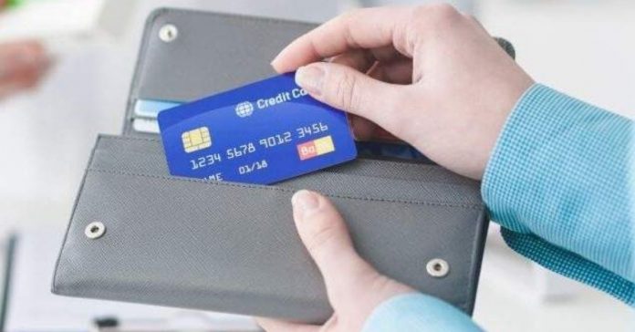 Chia sẻ cách vay tiền bằng thẻ tín dụng giản ngân nhanh đơn giản